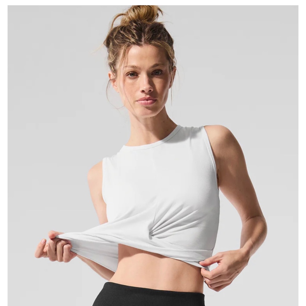 Alo cover tank white size small